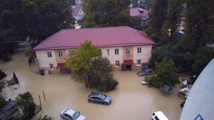 Более десяти придомовых территорий подтопило в Сочи - polit.info - Россия - Сочи - Краснодарский край - Сочи