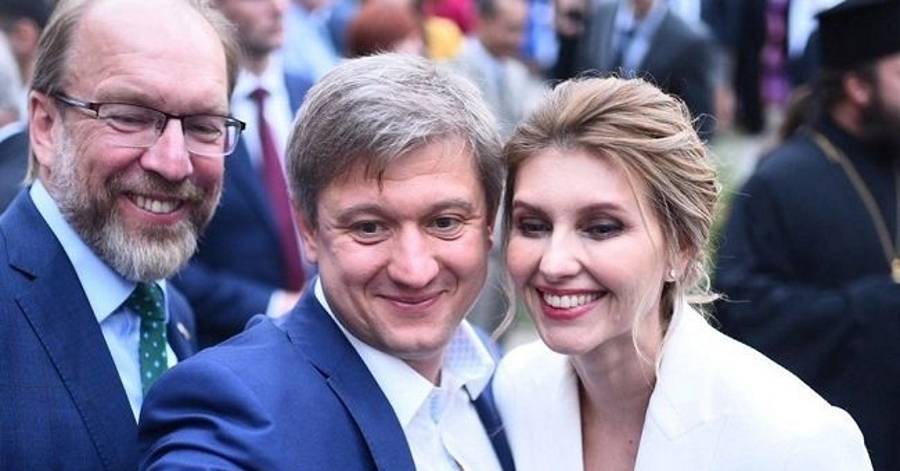 Елена Зеленская - Работа над ошибками: Елена Зеленская доказала, что деловой стиль — ее козырь - boom.ms - Украина - Франция - Канада