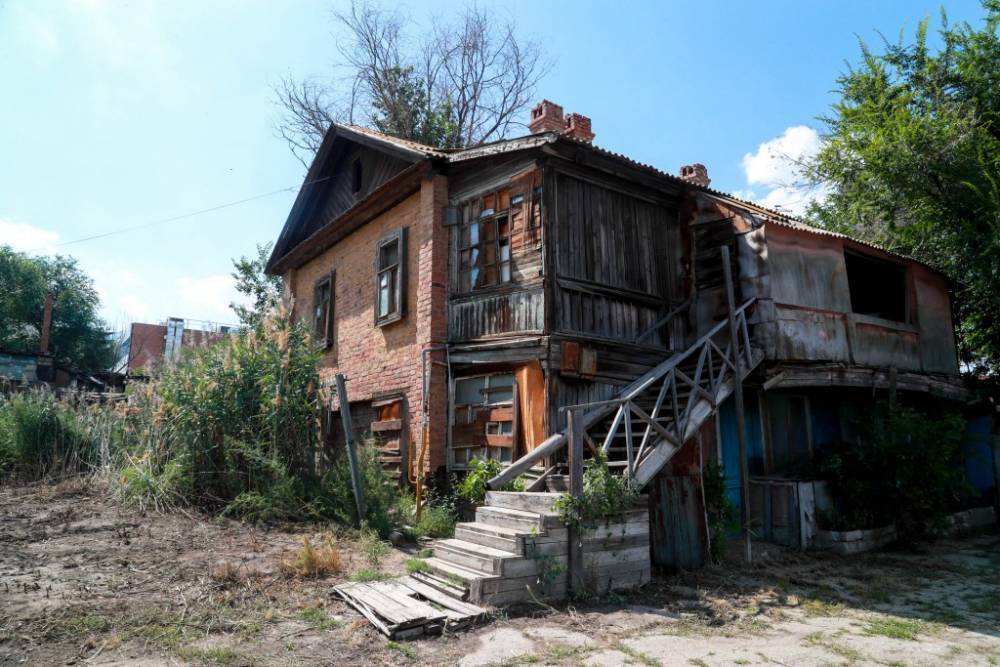 В Астрахани жителей гнилушек переселяли в аварийное жилье - astravolga.ru - Россия - Астрахань - Астраханская обл.
