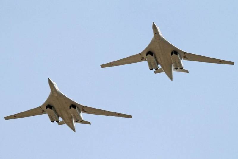 Появилось видео полета ракетоносцев Ту-160 над Балтикой - topcor.ru - Россия - США - Испания - Финляндия - Дания