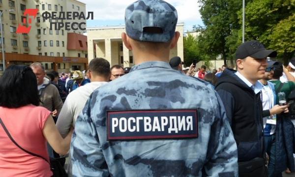 Дмитрий Алексеев - Александр Хинштейн - Депутаты хотят обязать росгвардейцев представляться | Москва | ФедералПресс - fedpress.ru - Москва - респ. Саха
