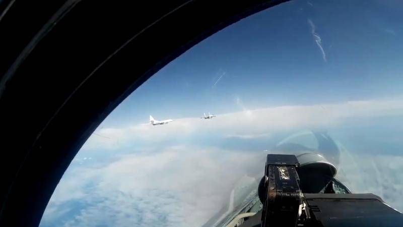 Опубликовано видео полета ракетоносцев Ту-160 над Балтийским морем - vm.ru - Россия - Швеция - Финляндия - Дания - Балтика