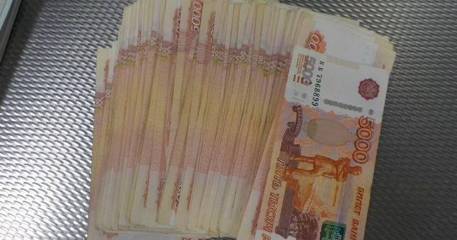 Житель Таджикистана задержан в российском аэропорту с $52 тысячами - dialog.tj - Россия - Екатеринбург - Таджикистан