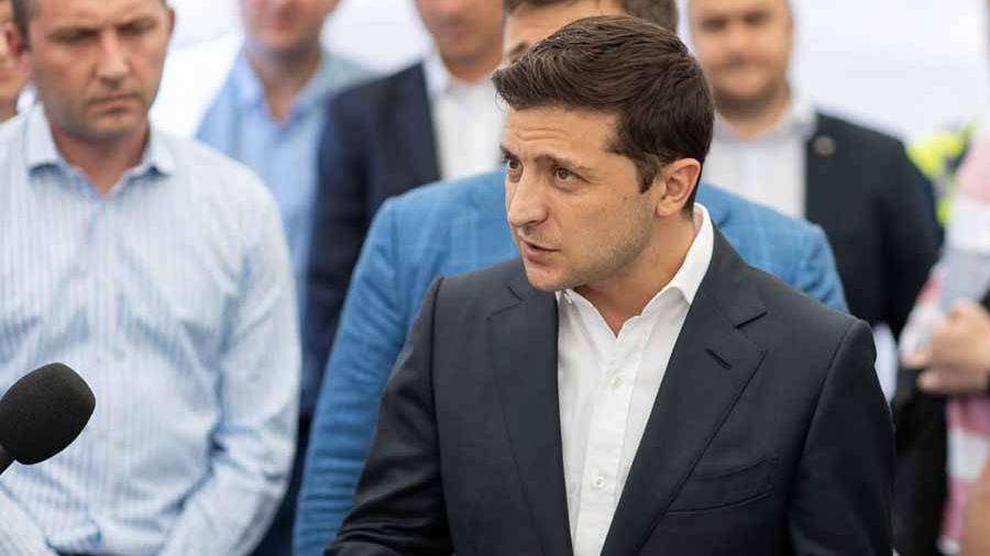 Владимир Зеленский - Владимир Путин - Дмитрий Песков - Ангела Меркель - Зеленский и Меркель обсудили урегулирование в Донбассе - iz.ru - Россия - Украина - Киев - Германия - Париж