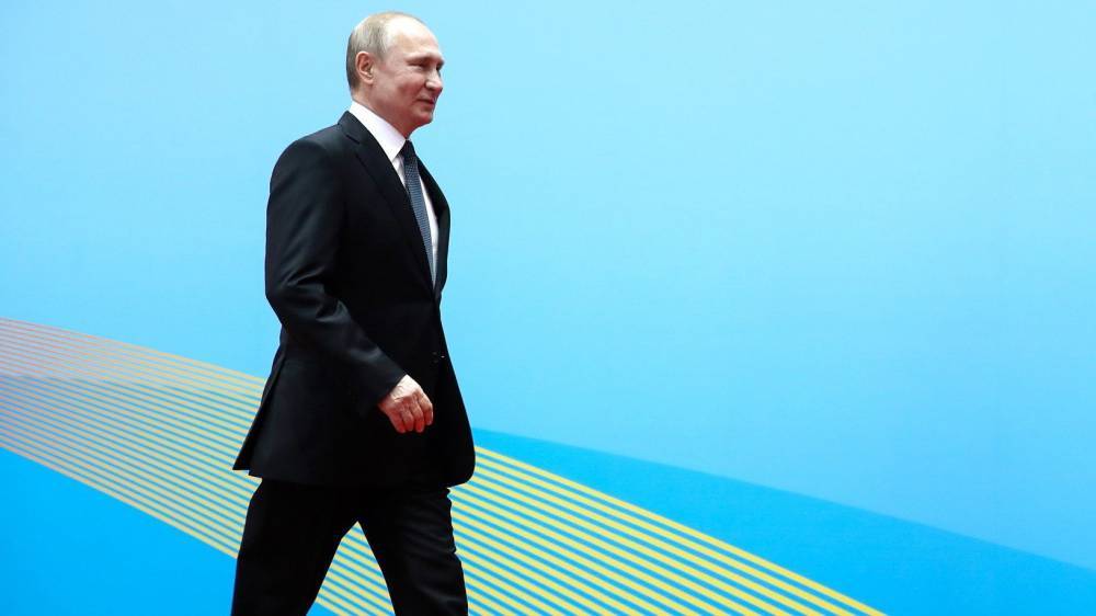 Владимир Путин - Дмитрий Песков - Олег Хорохордин - Путин отметил важность сдерживания роста цен на авиакеросин - riafan.ru - Москва - Россия - Санкт-Петербург - респ. Алтай