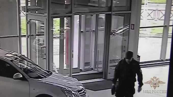 В Ярославле "лжеинкассатор" увез из автосалона 5 миллионов на велосипеде - piter.tv - Россия - Ярославль