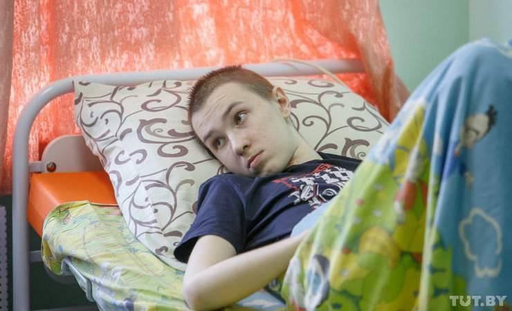 «Максим не говорит, но все понимает». Как врачи возвращают к жизни 17-летнего подростка, который пережил инсульт и клиническую смерть - gomel.today - Полоцк