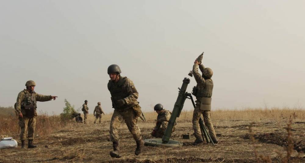Даниил Безсонов - Пять жилых домов разрушено, один военнослужащий погиб: в ДНР сообщают ситуацию на фронте - news-front.info - ДНР - Донецк - Докучаевск