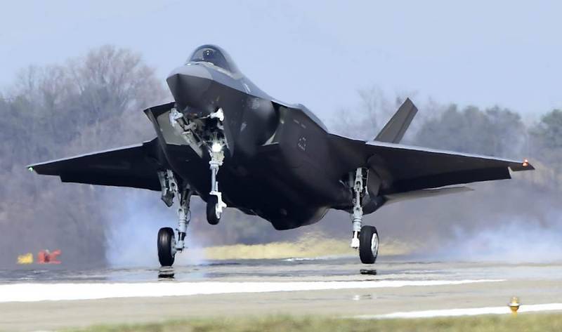 Южная Корея получила её два истребителя пятого поколения F-35A - topwar.ru - Южная Корея - США - КНДР