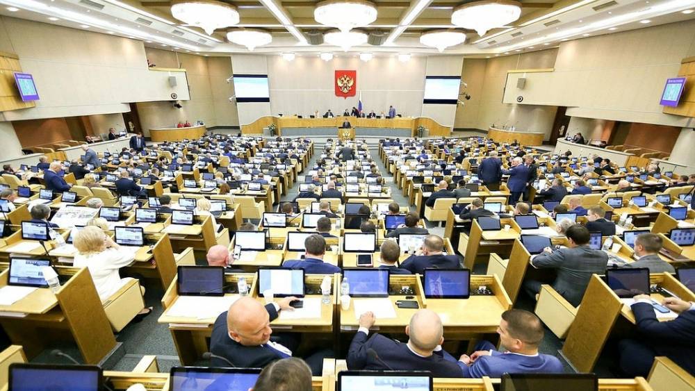 Михаил Боярский - Сергей Боярский - В Госдуме "со скрипом" протащили законопроект о возвращении курилок в аэропорты - tsargrad.tv - Россия
