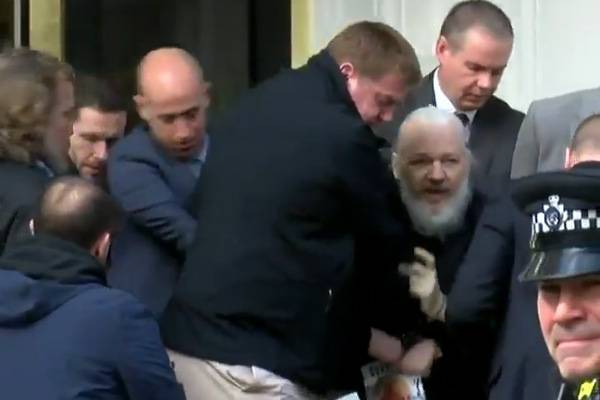 Джулиан Ассанж - Британия отказалась выдавать Ассанжа странам, где есть смертная казнь - trud.ru - США - Вашингтон - Англия - Лондон - Швеция - Эквадор