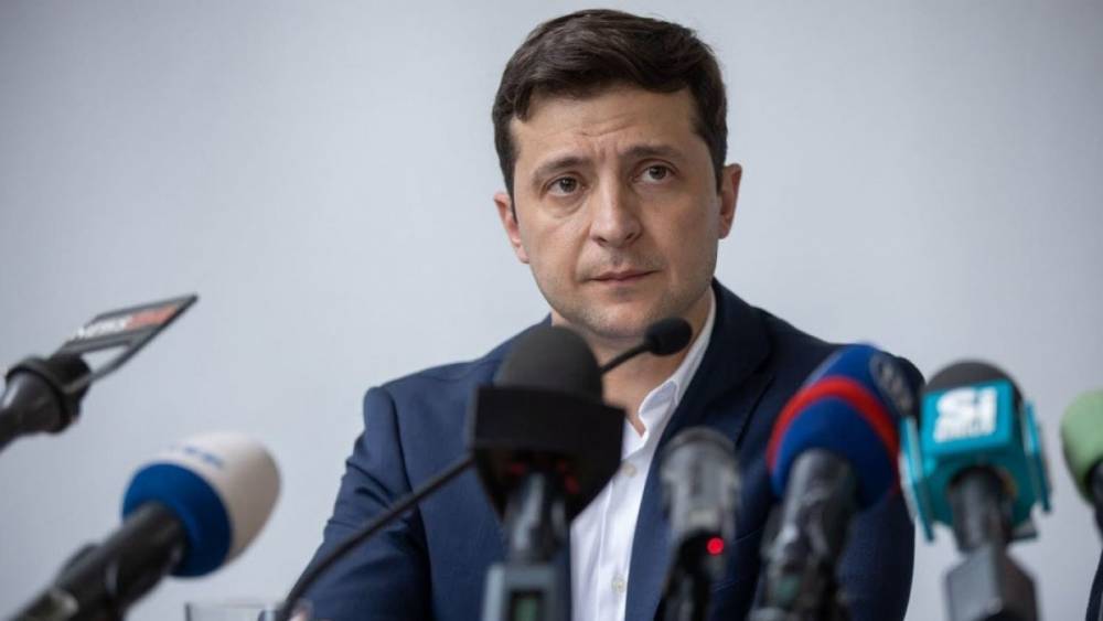 Владимир Зеленский - Вадим Пристайко - Эксперт пояснил, почему Зеленский не хочет назначать посла в РФ - riafan.ru - Россия - США - Украина