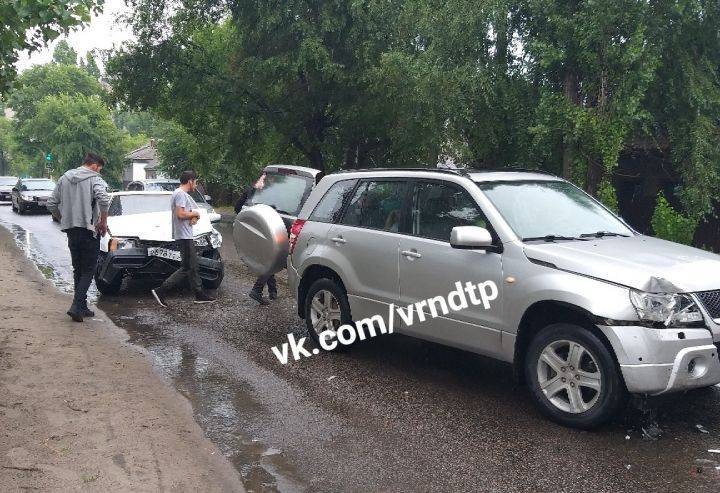 В Воронеже двух детей госпитализировали после ДТП с тремя машинами - Новости Воронежа - moe-online.ru - Воронеж