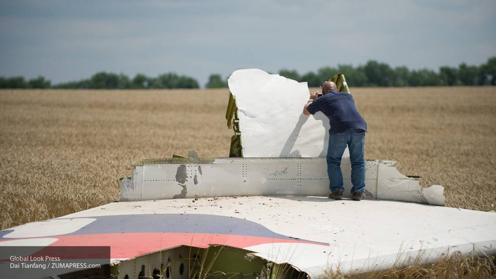 ЕС призвал Россию пересмотреть свою позицию по крушению MH17 - newinform.com - Москва - Россия - Украина - обл. Донецкая - Куала-Лумпур - Амстердам