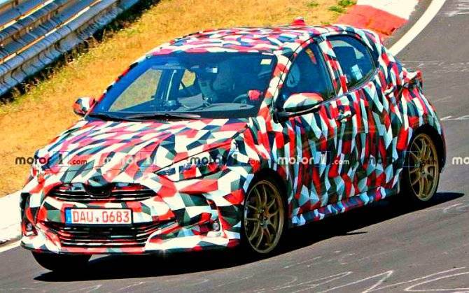 На «Нюрбургринге» замечена новая Toyota Yaris - usedcars.ru - Токио