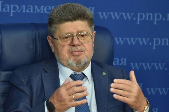 Евгений Брюн - Брюн прокомментировал возможность возвращения курилок в аэропорты - pnp.ru - Россия