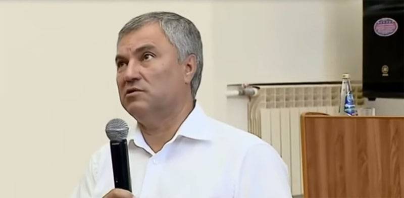 Вячеслав Володин - Спикер Госдумы предложил провести корректировку Конституции РФ - topwar.ru - Россия