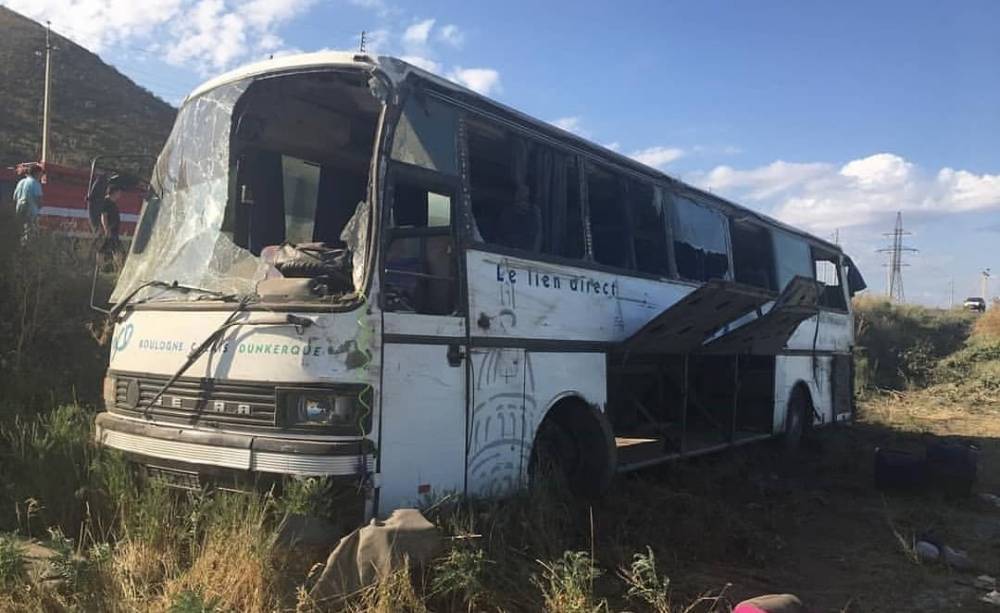 "Много крови, все кричали": подробности ДТП с автобусом, перевернувшимся по дороге на Алаколь - nur.kz - Алма-Ата - Алматинская обл. - Усть-Каменогорск