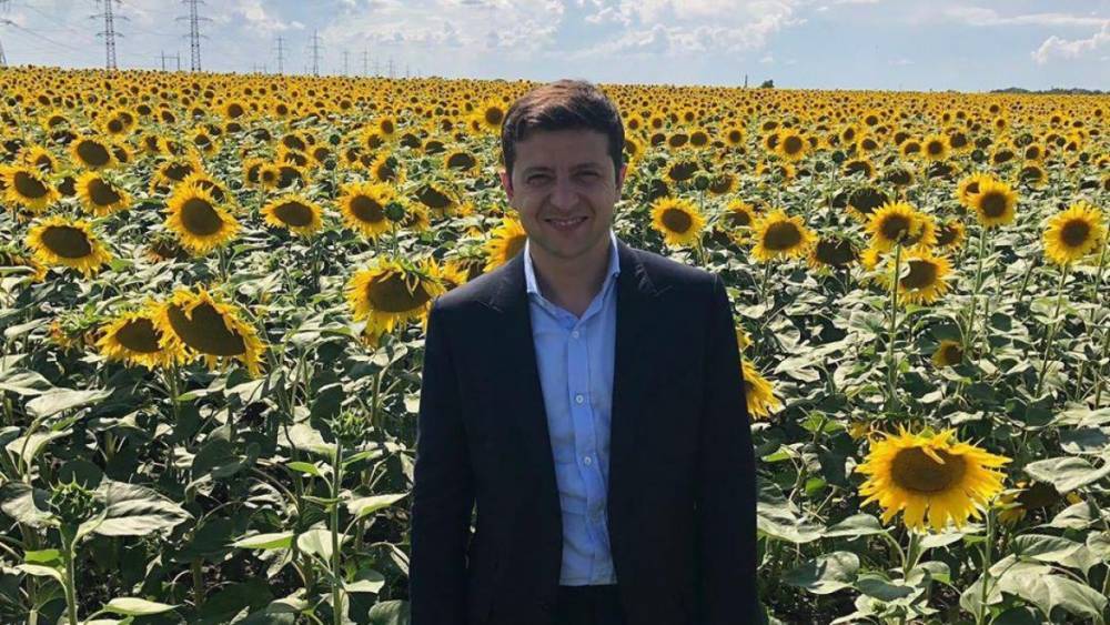 Владимир Зеленский - Александр Корниенко - Зеленский заменит послов Украины в 12 странах - riafan.ru - США - Украина - Киев - Вашингтон