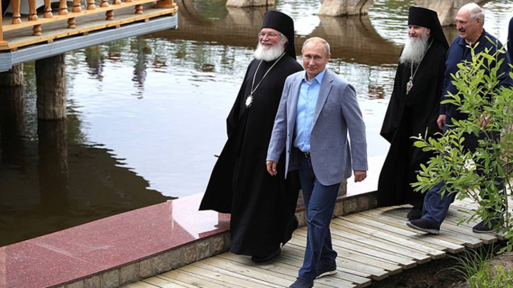 Владимир Путин - Александр Лукашенко - Дмитрий Смирнов - Николай Лукашенко - "Как это объяснить? Никак!": На Валааме в монастыре Путину и Лукашенко показали замироточившую икону Божьей Матери - tsargrad.tv - Россия - Санкт-Петербург - Белоруссия