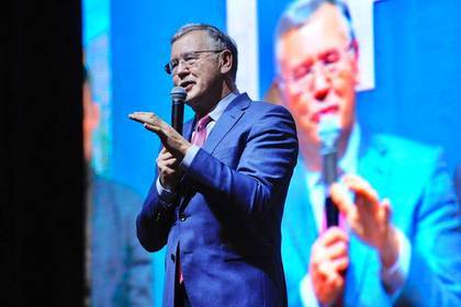 Петр Порошенко - Игорь Мосийчук - Игорь Смешко - Анатолий Гриценко - Степан Бандер - На Украине кандидат в депутаты пообещал «обломать рога» своему оппоненту - lenta.ru - Россия - Украина - Англия