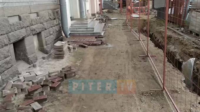 Александр Новиков - Видео: продолжаются ремонтные работы на проспекте Добролюбова - piter.tv - Санкт-Петербург