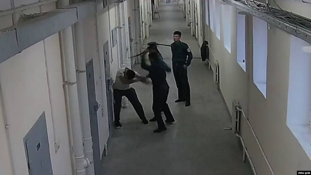 Алексей Кондратьев - Избитому в СИЗО до разрыва селезёнки присудили 300 тысяч рублей - svoboda.org - Чита