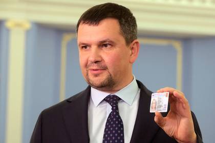 Дмитрий Медведев - Максим Акимов - Россиянам показали их новые паспорта - lenta.ru - Москва - Россия