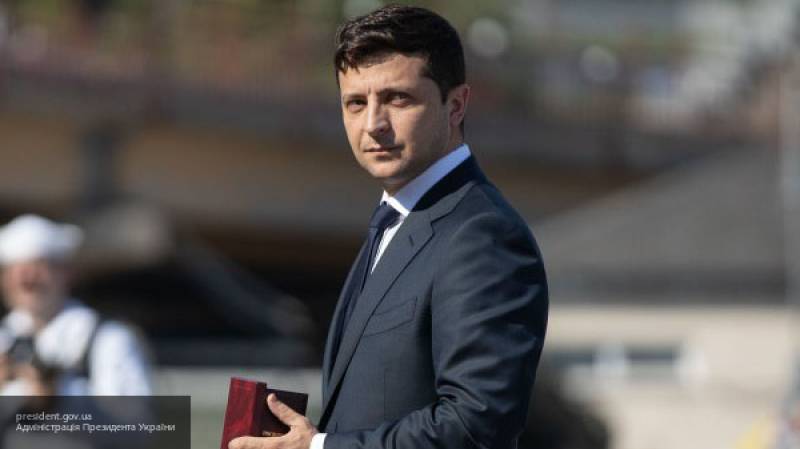 Владимир Зеленский - Егор Малков - Зеленский объяснил появление в красных плавках в Одессе желанием быть ближе к народу - nation-news.ru - Украина - Николаев - Мальдивы - Одесса