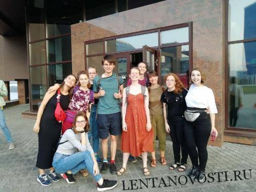Британку заставили молчать во время лекции про феминизм - lentanovosti.ru - Россия - Англия - Санкт-Петербург - Красноярск - Шотландия
