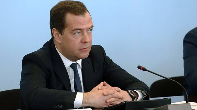 Дмитрий Медведев - Максим Акимов - Медведев назвал сроки перехода на цифровые паспорта - polit.info - Россия