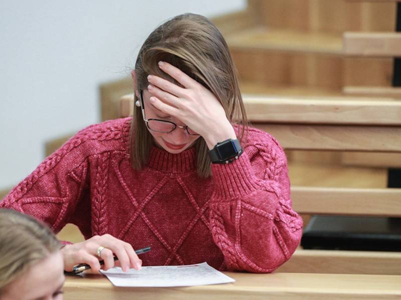 Россияне стали скептически относится к высшему образованию - news.ru - Россияне