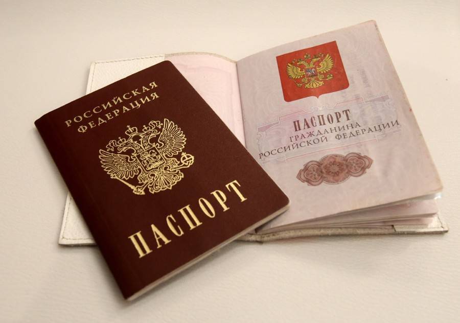 Владимир Зеленский - Владимир Путин - Владимир Джабаров - В Совфеде поддержали упрощение получения гражданства для жителей Донбасса - m24.ru - Россия - Украина - Киев - обл. Донецкая - Луганская обл. - ДНР - Донецк - ЛНР - Луганск