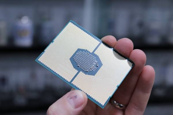 Intel выпустил сверхдорогой процессор, который почти не отличается от предшественника - cnews.ru
