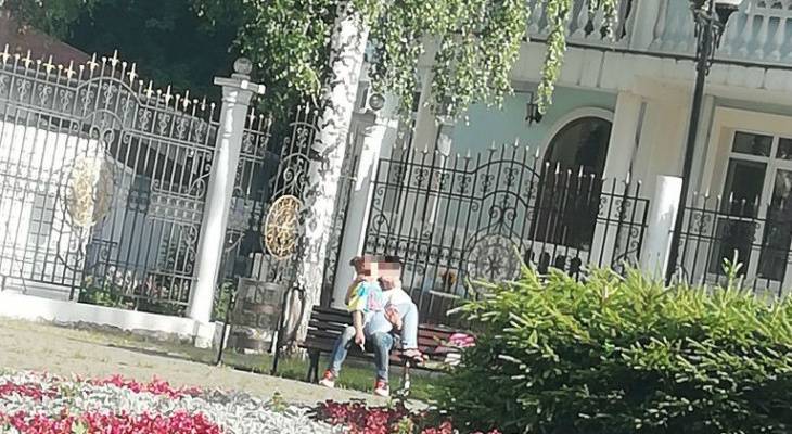 В соцсети обсуждают пару, которая целовалась у храма в Чебоксарах - pg21.ru - Чебоксары