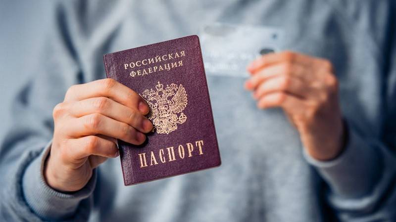 Дмитрий Медведев - Максим Акимов - Назван срок перехода на электронные паспорта в России - geo-politica.info - Россия