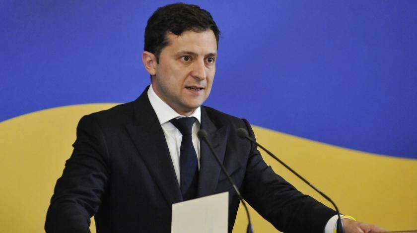 Владимир Зеленский - Петр Порошенко - Зеленский поругался с назвавшей его малороссом чиновницей - utro.ru - Украина - Царьград