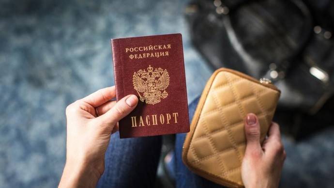 Дмитрий Медведев - До 2024 года в России перейдут на электронные паспорта - parkseason.ru - Россия - Новости