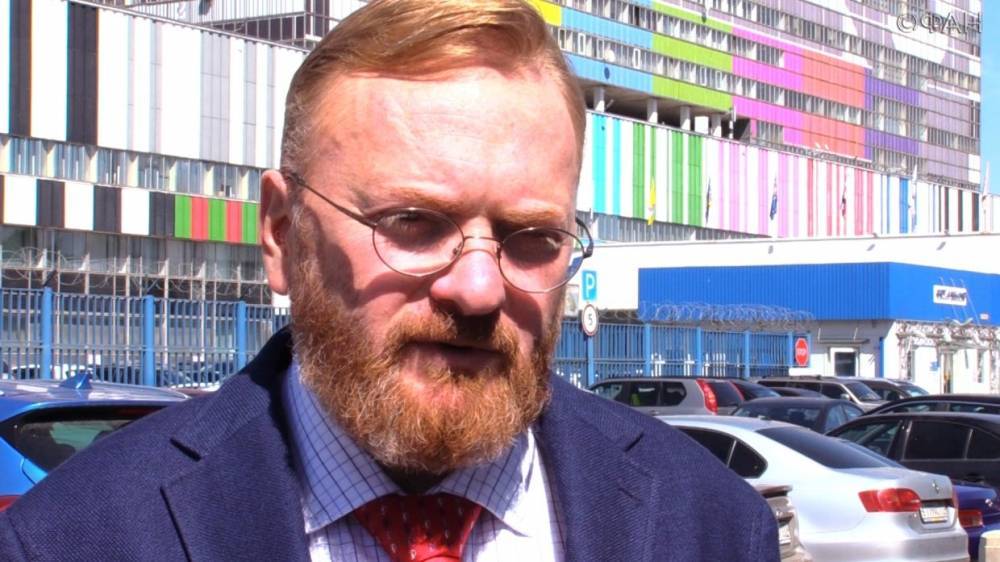 Виталий Милонов - Владимир Якушев - Милонов предложил сделать бесплатными бани для тех, кому отключили горячую воду - riafan.ru - Москва - Россия - Санкт-Петербург