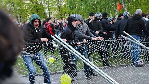 Алексей Бушмаков - В Екатеринбурге возбудили дело об избиении подростка на акции в защиту сквера - theins.ru - Екатеринбург