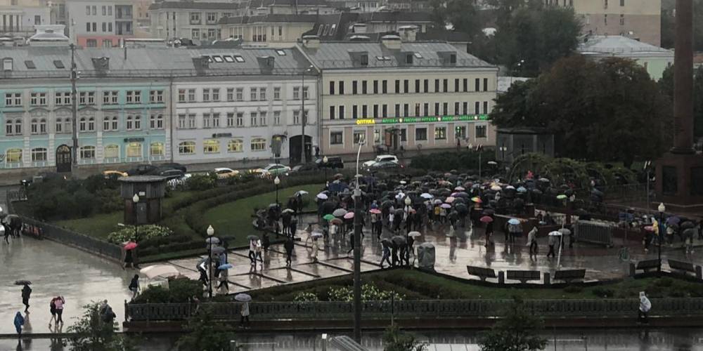 Любовь Соболь - На Трубной площади в Москве снова провалился митинг оппозиции - ruposters.ru - Москва