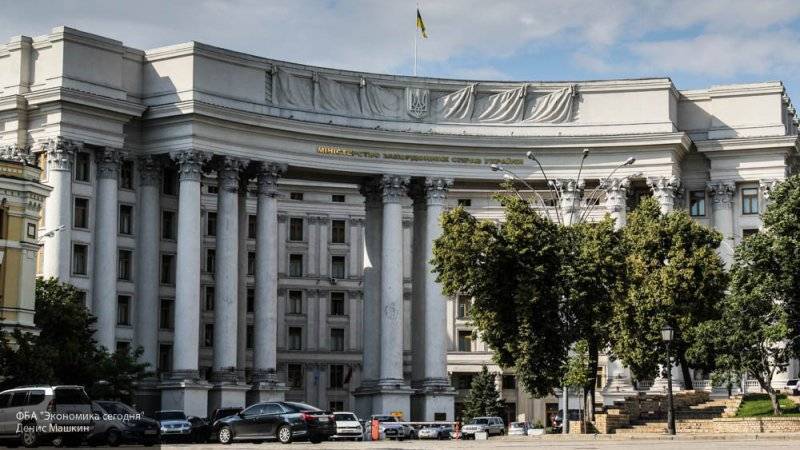 Владимир Путин - Петр Ветров - Украинский МИД подготовил меры в ответ на решение РФ по паспортам для жителей Донбасса - nation-news.ru - Москва - Россия - Украина - обл. Донецкая - Луганская обл. - Донбасс