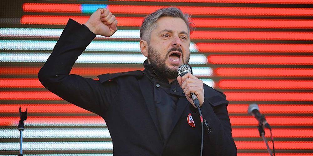 Владимир Путин - Михаил Саакашвили - Ника Гварамия - Георгий Габуния - Готового мочиться в "Боржоми" для России гендиректора "Рустави 2" уволили - ruposters.ru - Москва - Россия - Грузия - Тбилиси