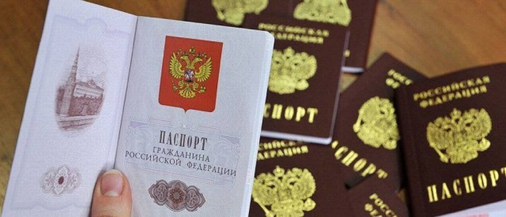 Владимир Путин - Граждане Украины массово ринулись за российскими паспортами - politnavigator.net - Россия - Украина - Киев - обл. Донецкая - Луганская обл. - ДНР - ЛНР