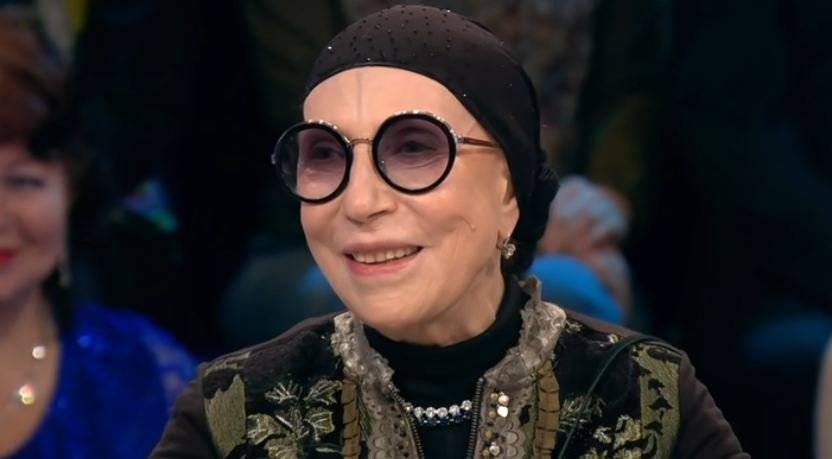 Инна Чурикова - Медики обнаружили у Чуриковой перелом ребер после падения в театре - politexpert.net - Россия