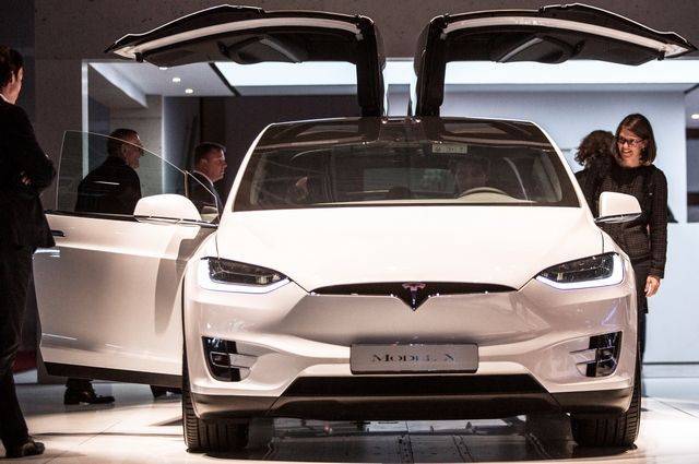 Екатеринбурженка получит около 20 млн рублей за неисправное авто Tesla - aif.ru - Екатеринбург - Москва - Берлин