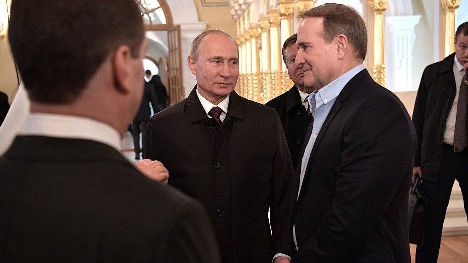 Владимир Путин - Виктор Медведчук - Путин поблагодарил&nbsp;Медведчука за работу&nbsp;по освобождению удерживаемых лиц - riafan.ru - Москва - Россия - Украина - Киев - Санкт-Петербург - обл. Донецкая