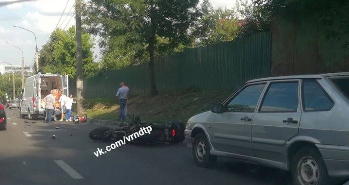 В Воронеже мотоциклист насмерть сбил пешехода и отскочил на ВАЗ - Новости Воронежа - moe-online.ru - Воронеж
