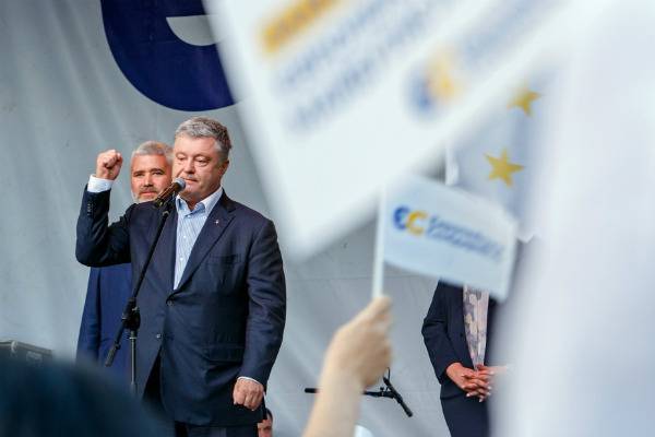 Петр Порошенко - Для Порошенко не нашли места в зале Европарламента - trud.ru - Украина