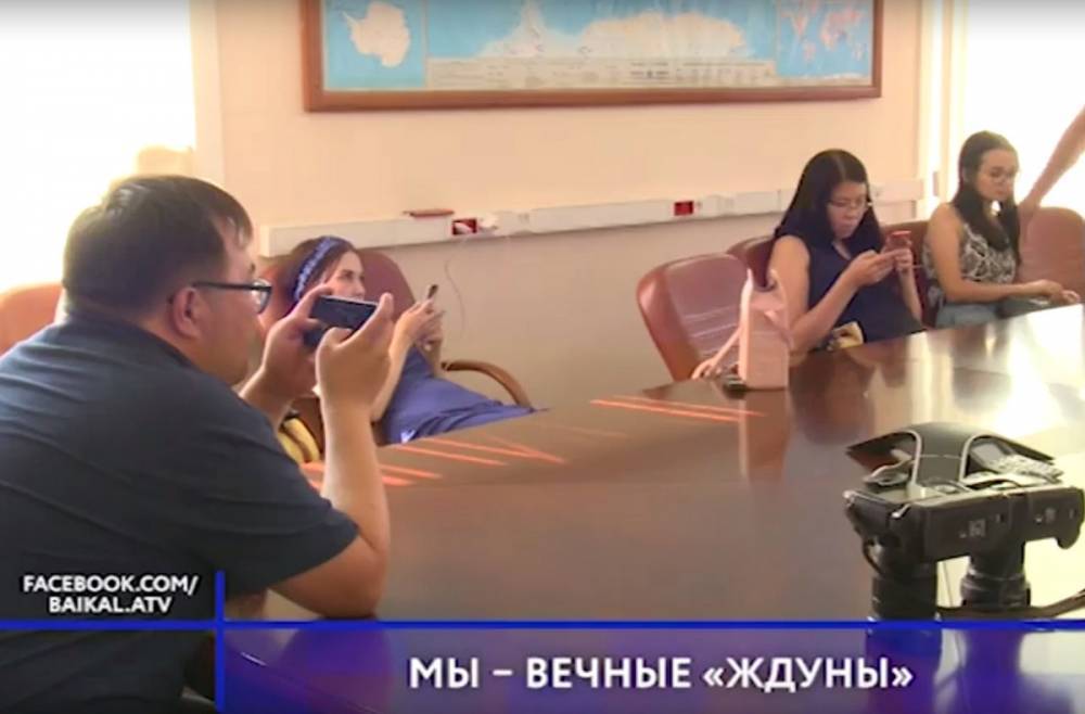 Киану Ривз - Юрий Трутнев - Из-за Трутнева бурятские журналисты превратились в Ждунов - infpol.ru - Россия - респ.Бурятия - Голландия - окр. Дальневосточный